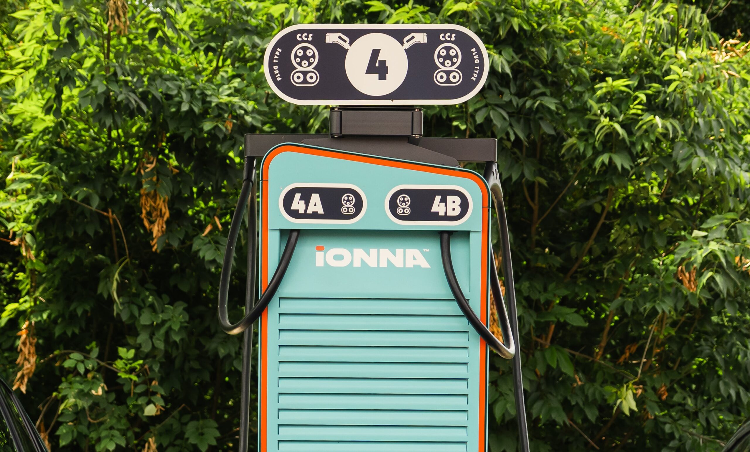 Plug Talk: CCS vs. NACS – What You’ll Find at IONNA